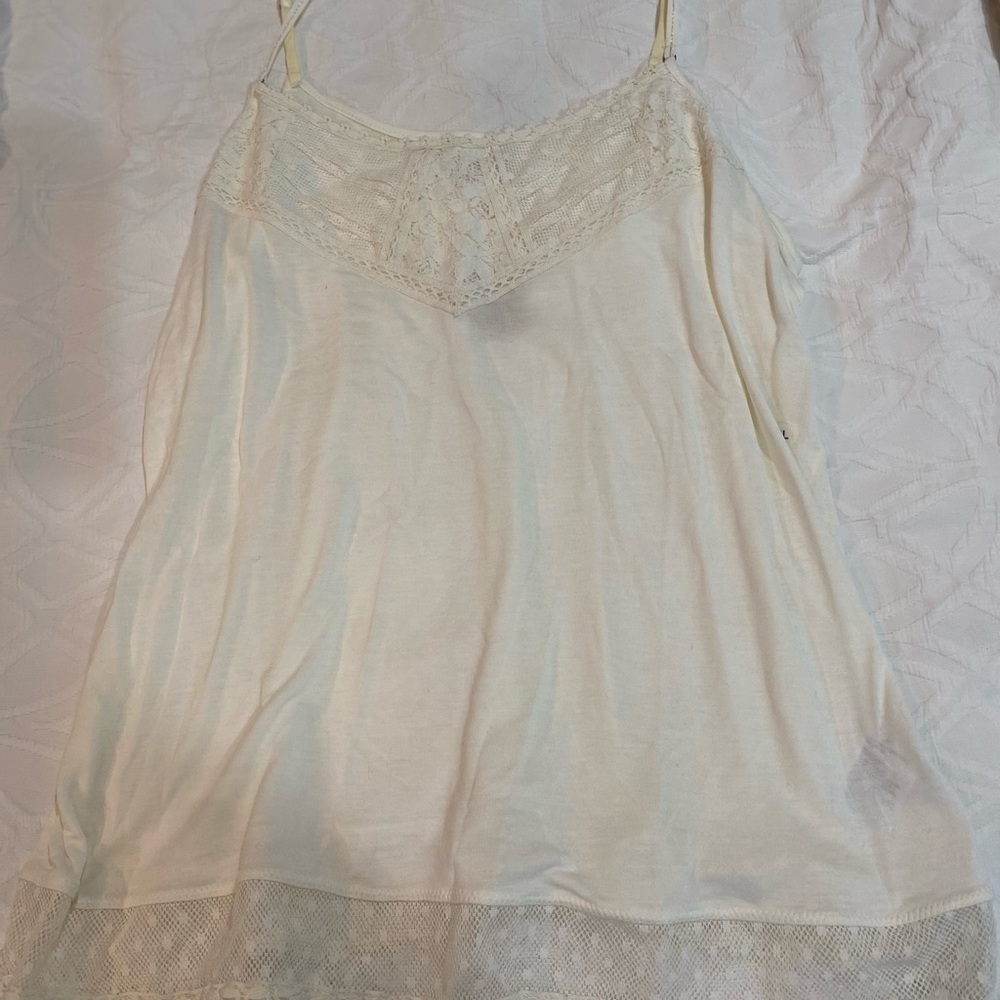 BNWT!! AMERICAN EAGLE LACE CAMI!!